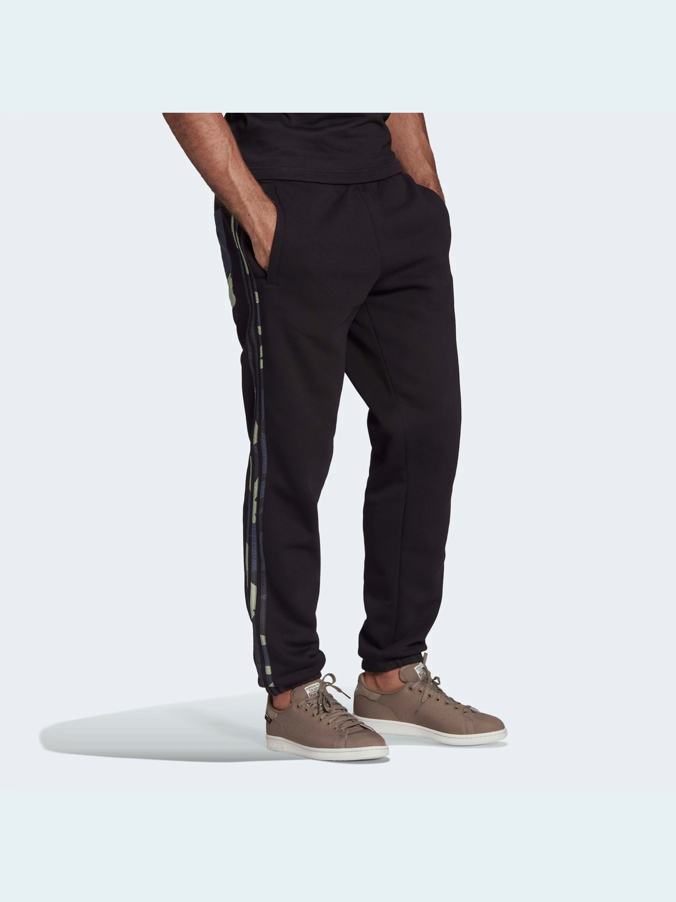 Штани Adidas Graphics модель HF4878 Штани Adidas Graphics модель HF4878 Фото