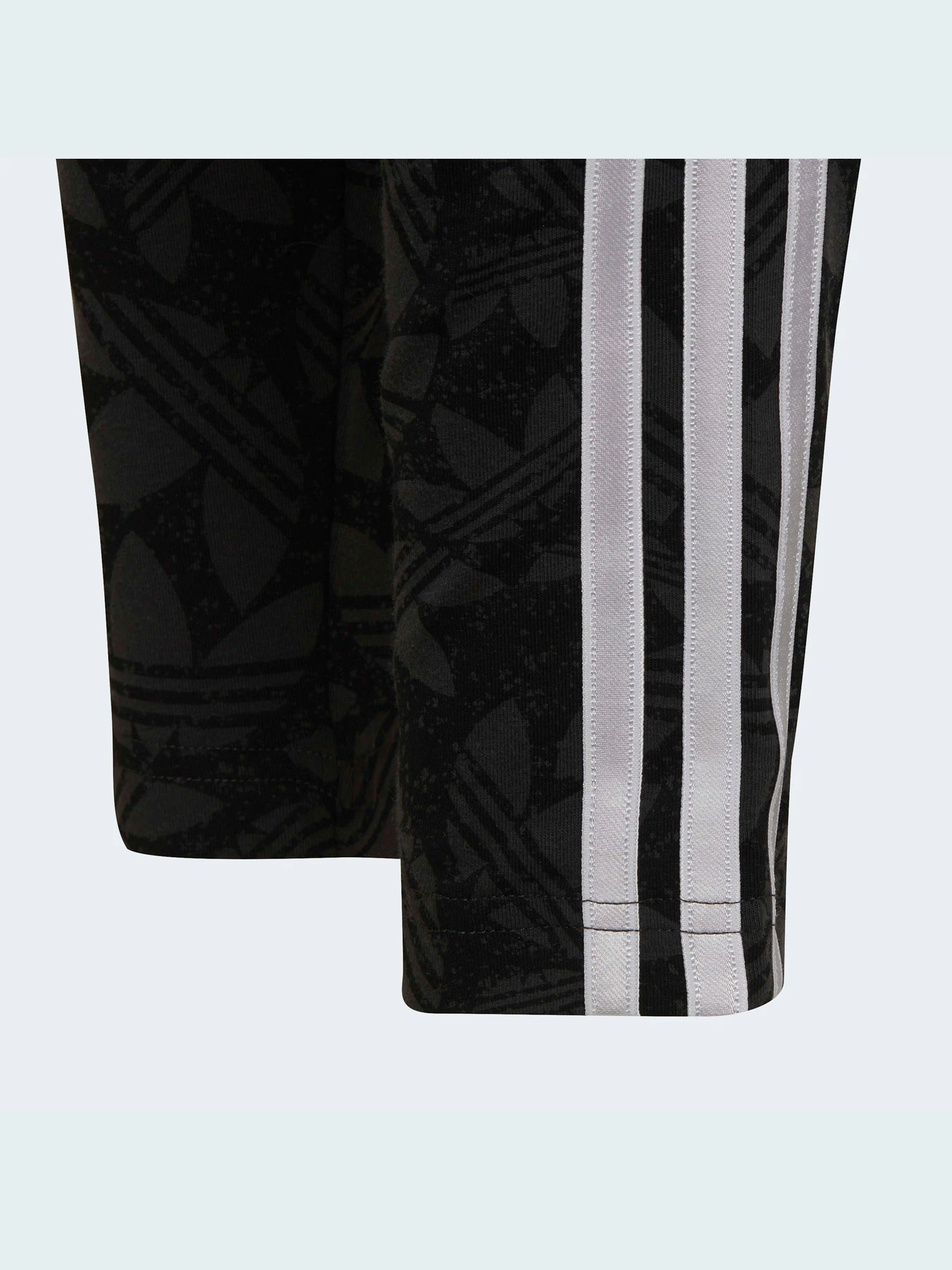 Штани Adidas Graphics модель HF4871 Штани Adidas Graphics модель HF4871 Фото