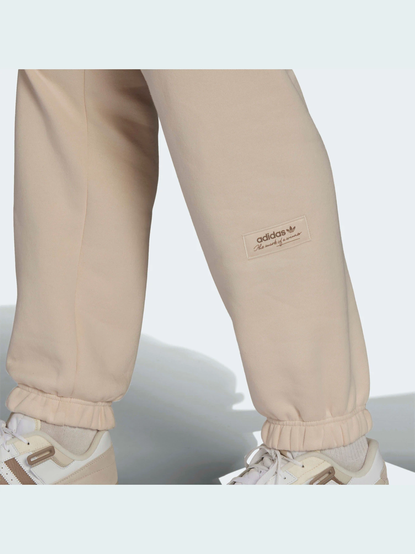 Брюки Adidas модель HM2671 Брюки Adidas модель HM2671 Фото