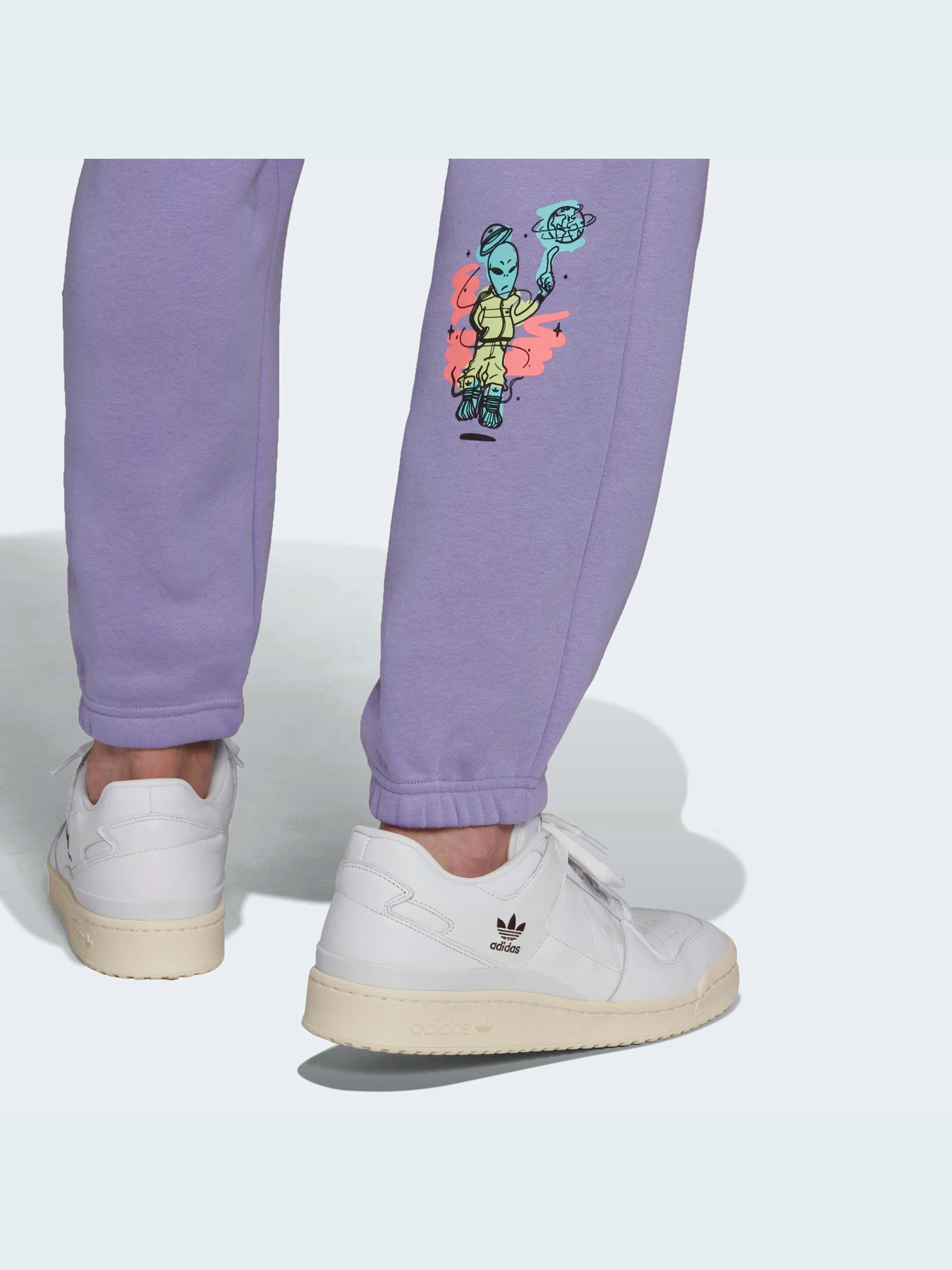 Штани Adidas Graphics модель HC7147 Штани Adidas Graphics модель HC7147 Фото