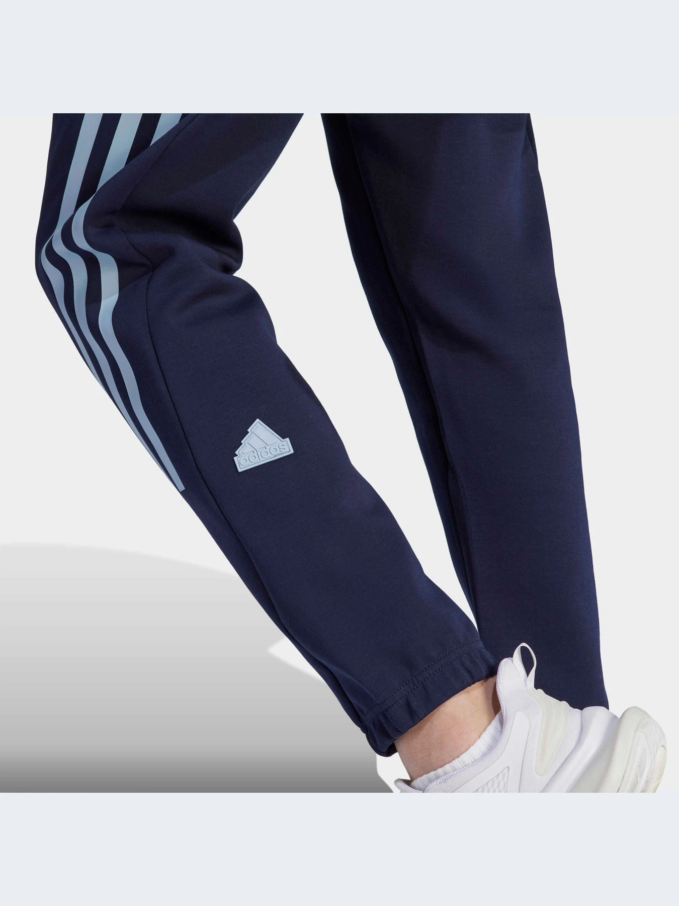 Брюки Adidas 3 Stripes модель IJ6373 Брюки Adidas 3 Stripes модель IJ6373 Фото