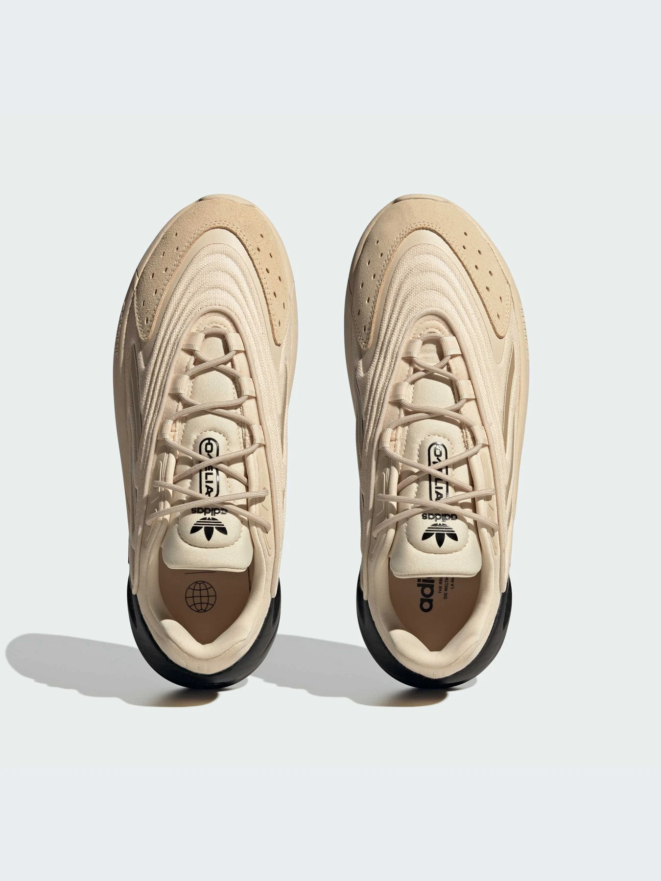 Кроссовки Adidas Ozweego модель IE2000 Кроссовки Adidas Ozweego модель IE2000 Фото