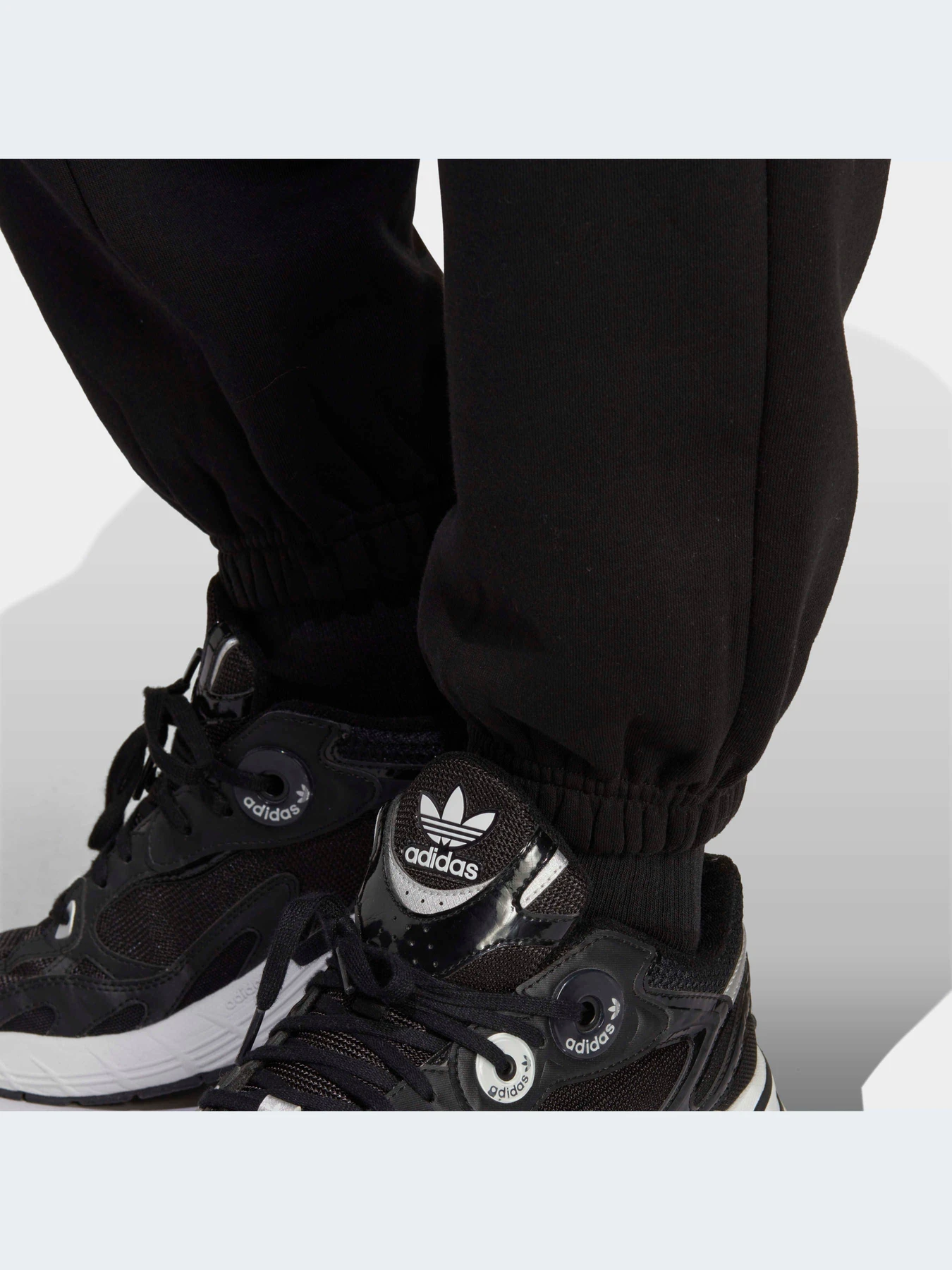 Штани Adidas модель IA6437 Фото