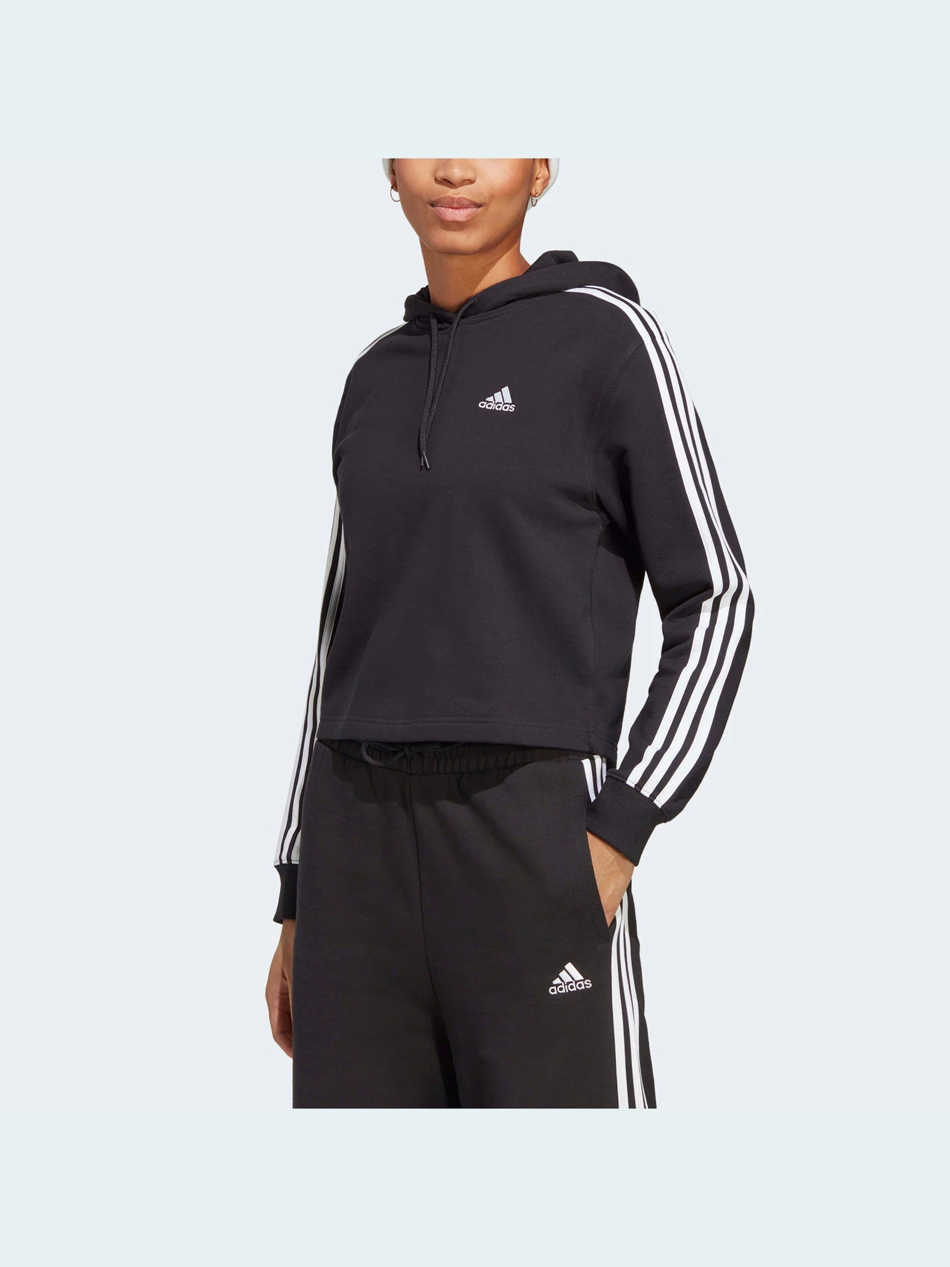 Худи и свитшоты Adidas модель IC8767 Худи и свитшоты Adidas модель IC8767 Фото