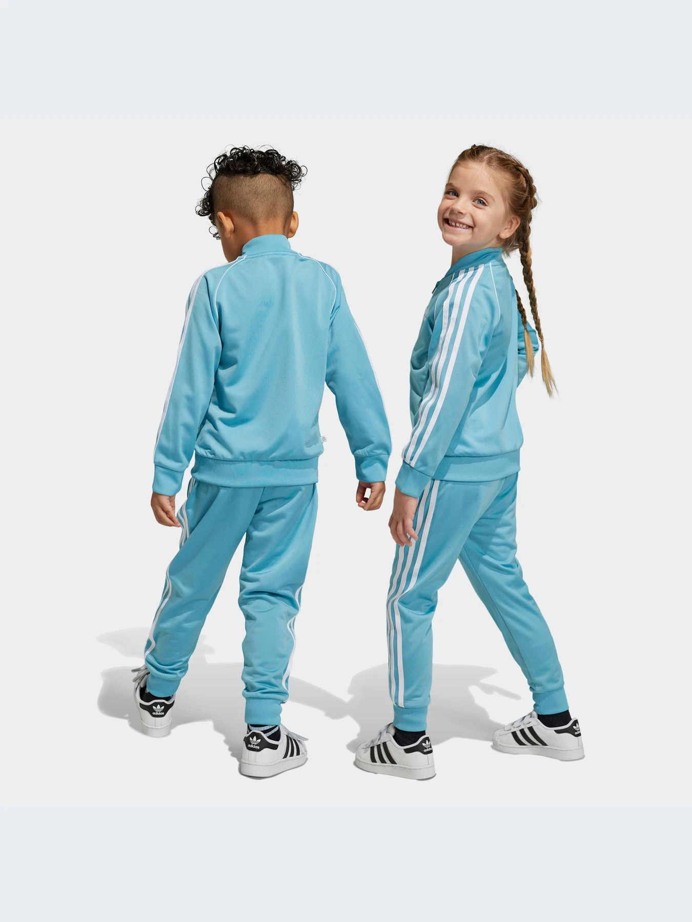 Костюмы Adidas Adicolor модель IC9186 Костюмы Adidas Adicolor модель IC9186 Фото