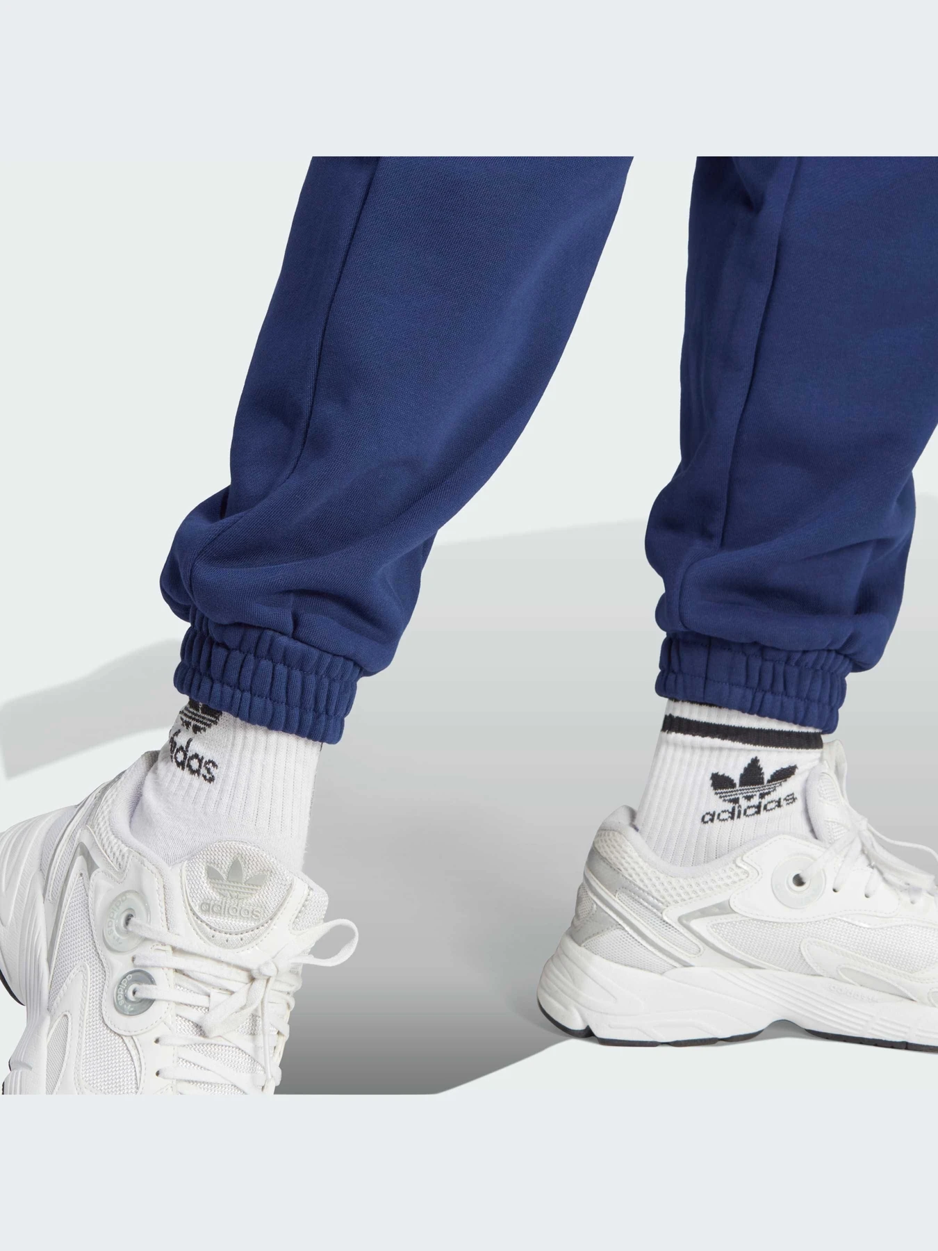 Брюки Adidas Trefoil модель IL2423 Брюки Adidas Trefoil модель IL2423 Фото