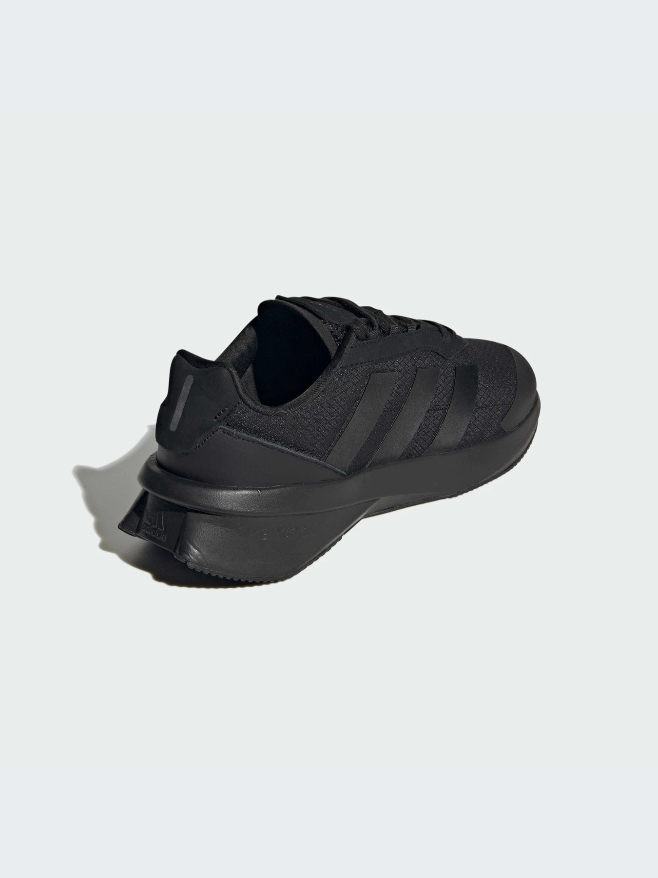 Кросівки Adidas модель IG2377 Кросівки Adidas модель IG2377 Фото