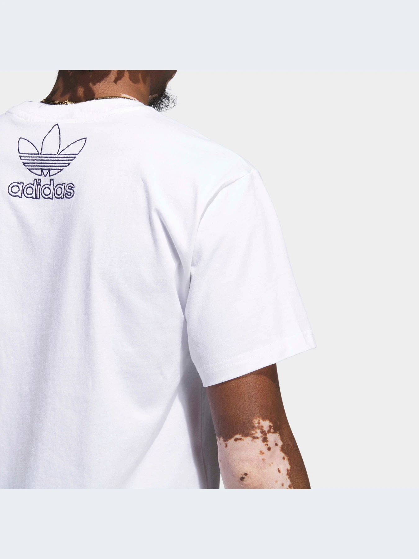 Футболки і поло Adidas Graphics модель IL4729 Фото