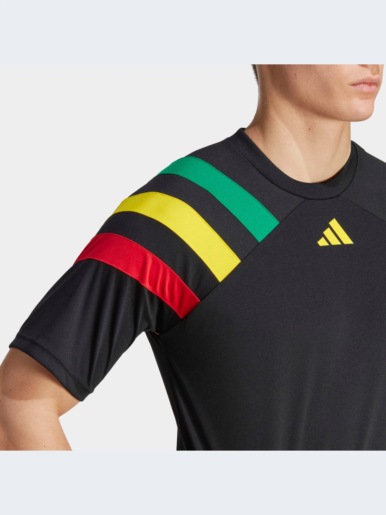Футболки и поло Adidas модель IK5737 Футболки и поло Adidas модель IK5737 Фото