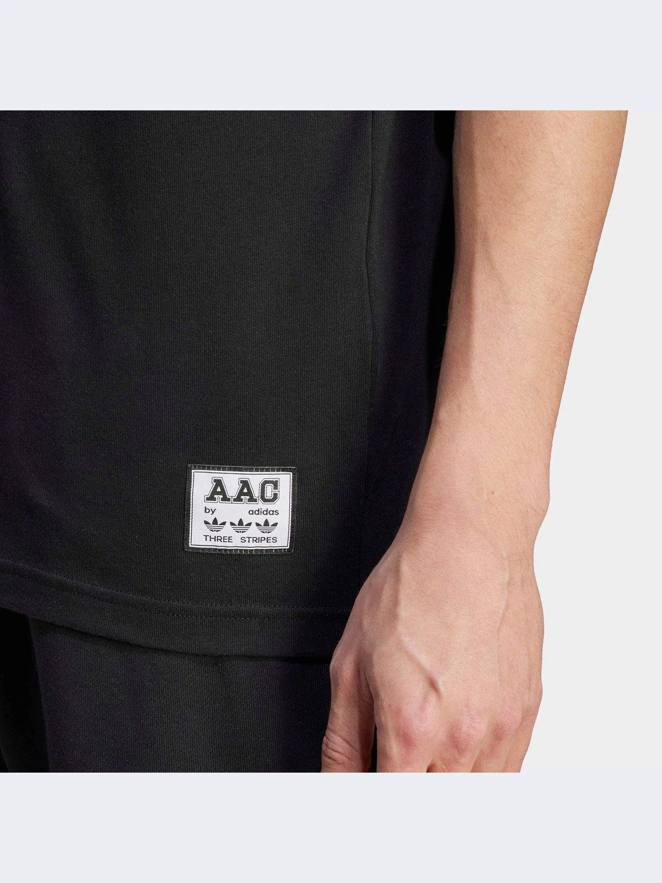Футболки і поло Adidas модель HZ0711 Футболки і поло Adidas модель HZ0711 Фото