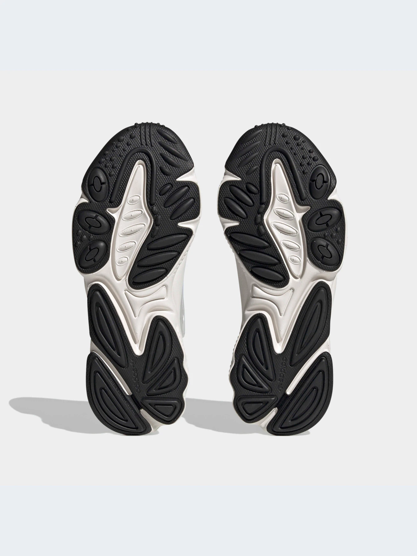 Кроссовки Adidas Ozweego модель HQ6765 Кроссовки Adidas Ozweego модель HQ6765 Фото