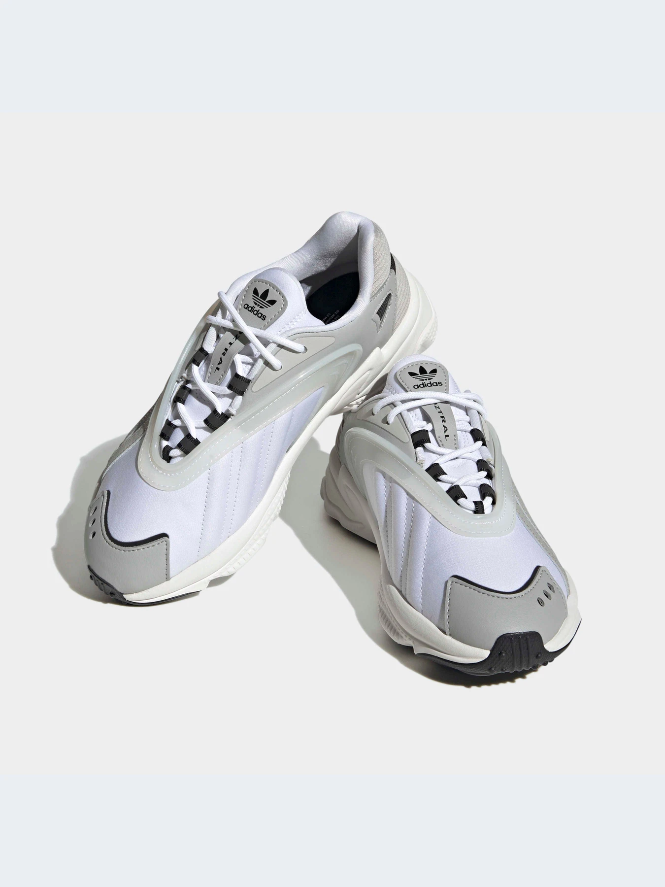 Кроссовки Adidas Ozweego модель HQ6765 Кроссовки Adidas Ozweego модель HQ6765 Фото