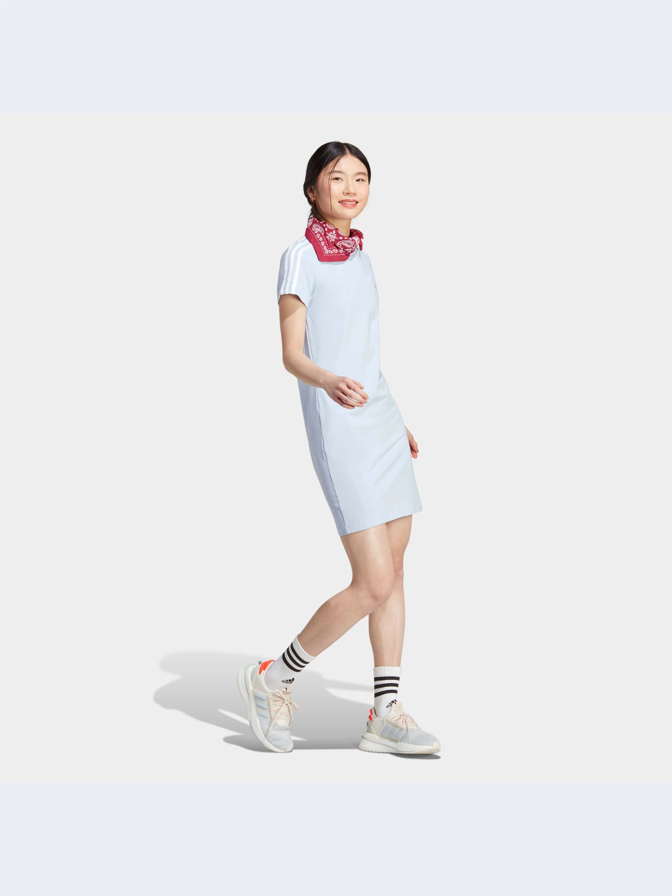 Платья Adidas модель IC9885 Фото