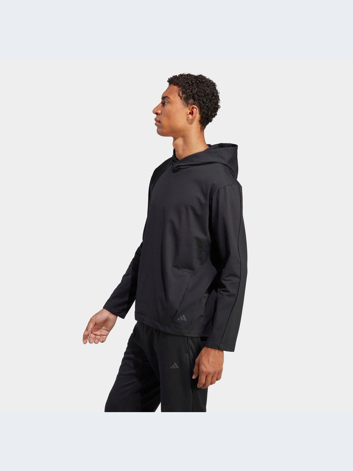 Худи и свитшоты Adidas Graphics модель IB8968 Фото