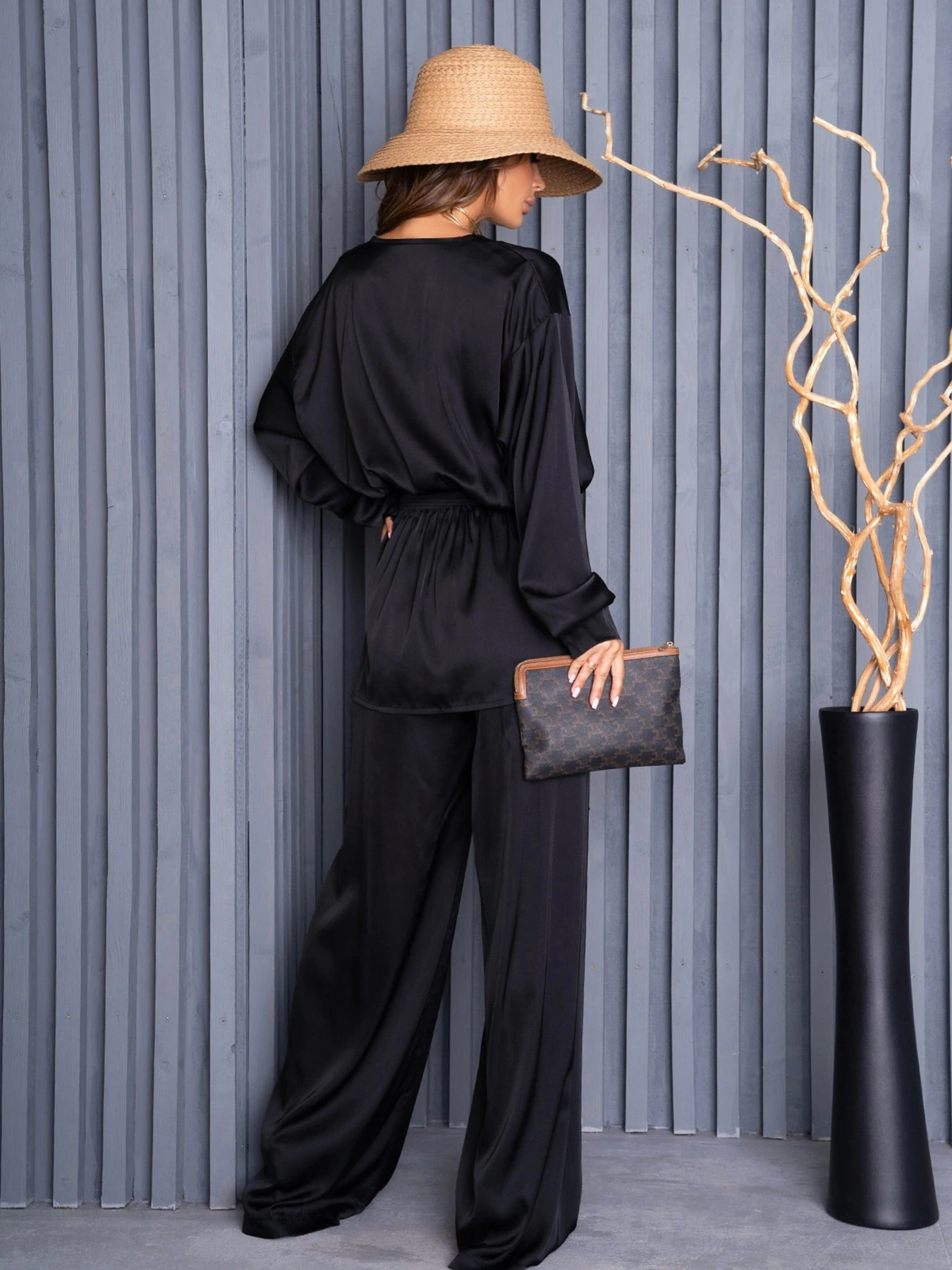 Костюмы ISSA Plus модель 14129_black Костюмы ISSA Plus модель 14129_black Фото