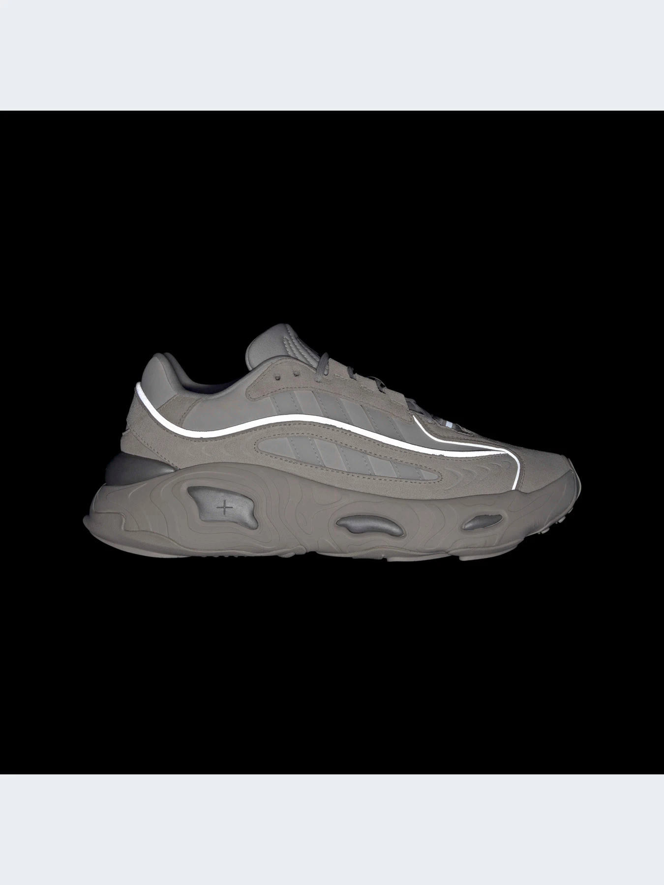 Кроссовки Adidas Ozweego модель HQ1972 Кроссовки Adidas Ozweego модель HQ1972 Фото