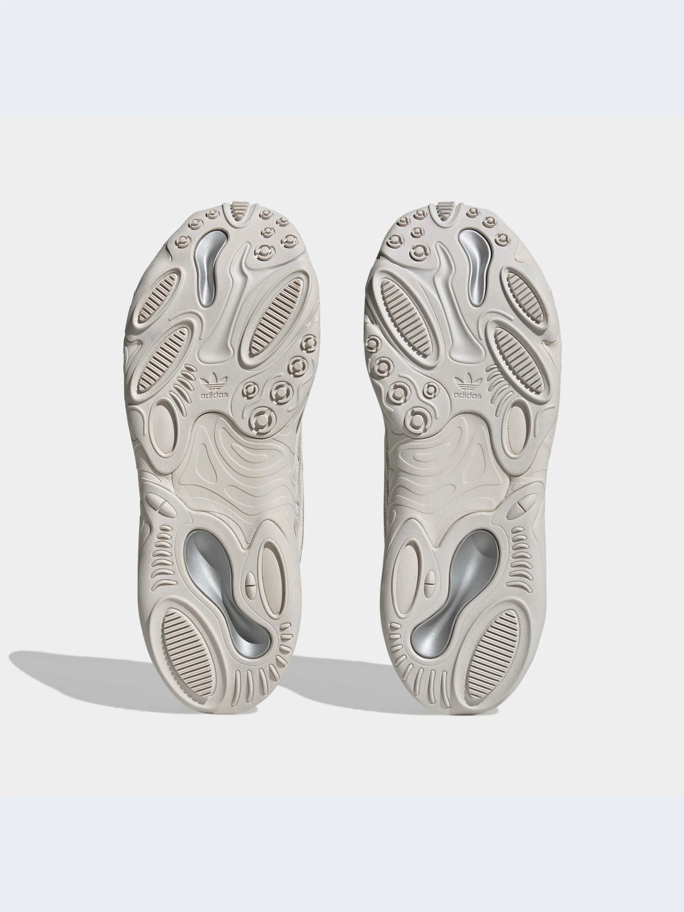 Кроссовки Adidas Ozweego модель HQ1972 Кроссовки Adidas Ozweego модель HQ1972 Фото