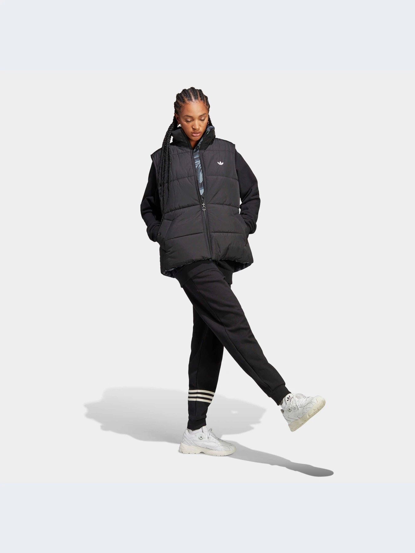 Куртки и дубленки Adidas модель IJ8187 Куртки и дубленки Adidas модель IJ8187 Фото