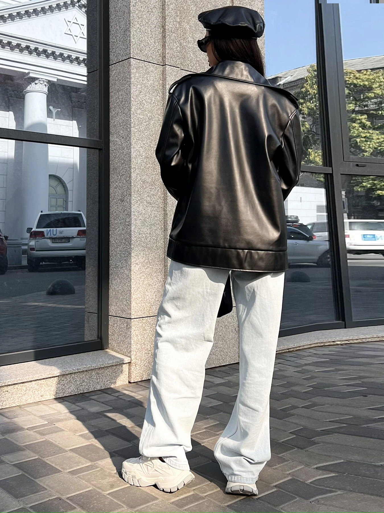 Куртки та дублянки Jadone Fashion модель Kurtka_Derbi_chorn Фото