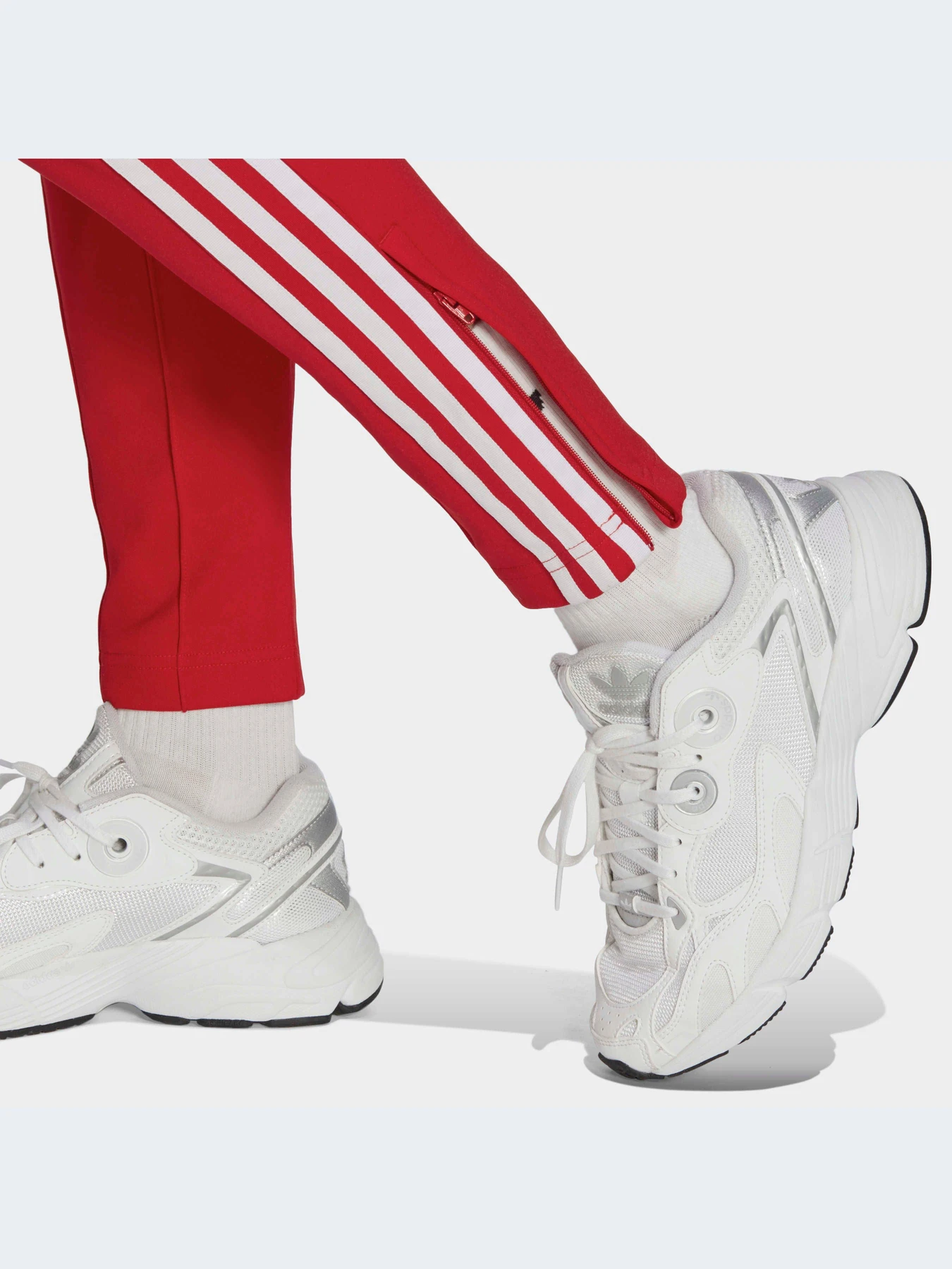 Брюки Adidas Adicolor модель IB5917 Брюки Adidas Adicolor модель IB5917 Фото