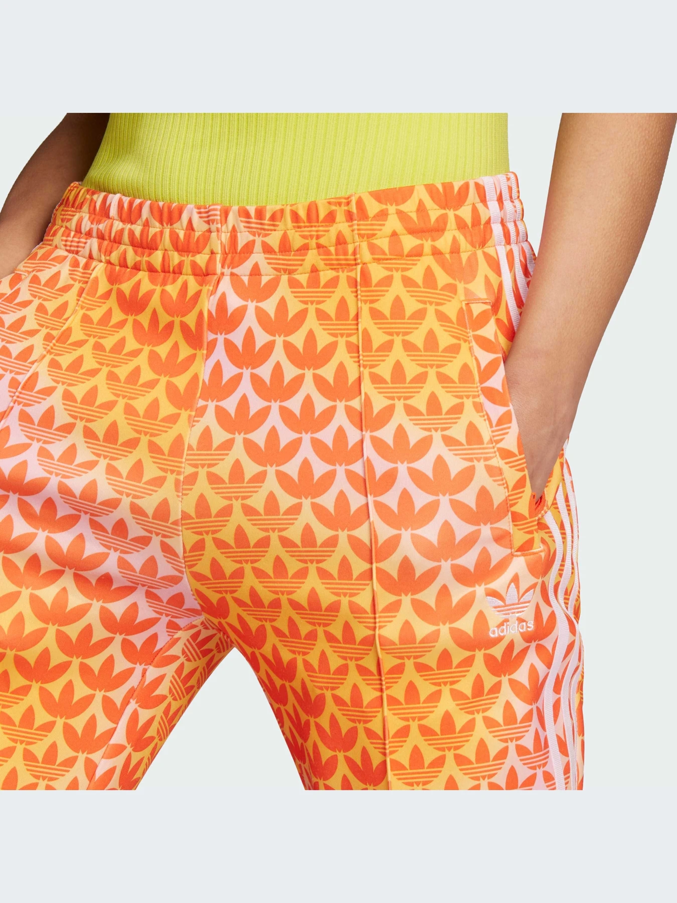 Брюки Adidas Graphics модель IJ6004 Брюки Adidas Graphics модель IJ6004 Фото