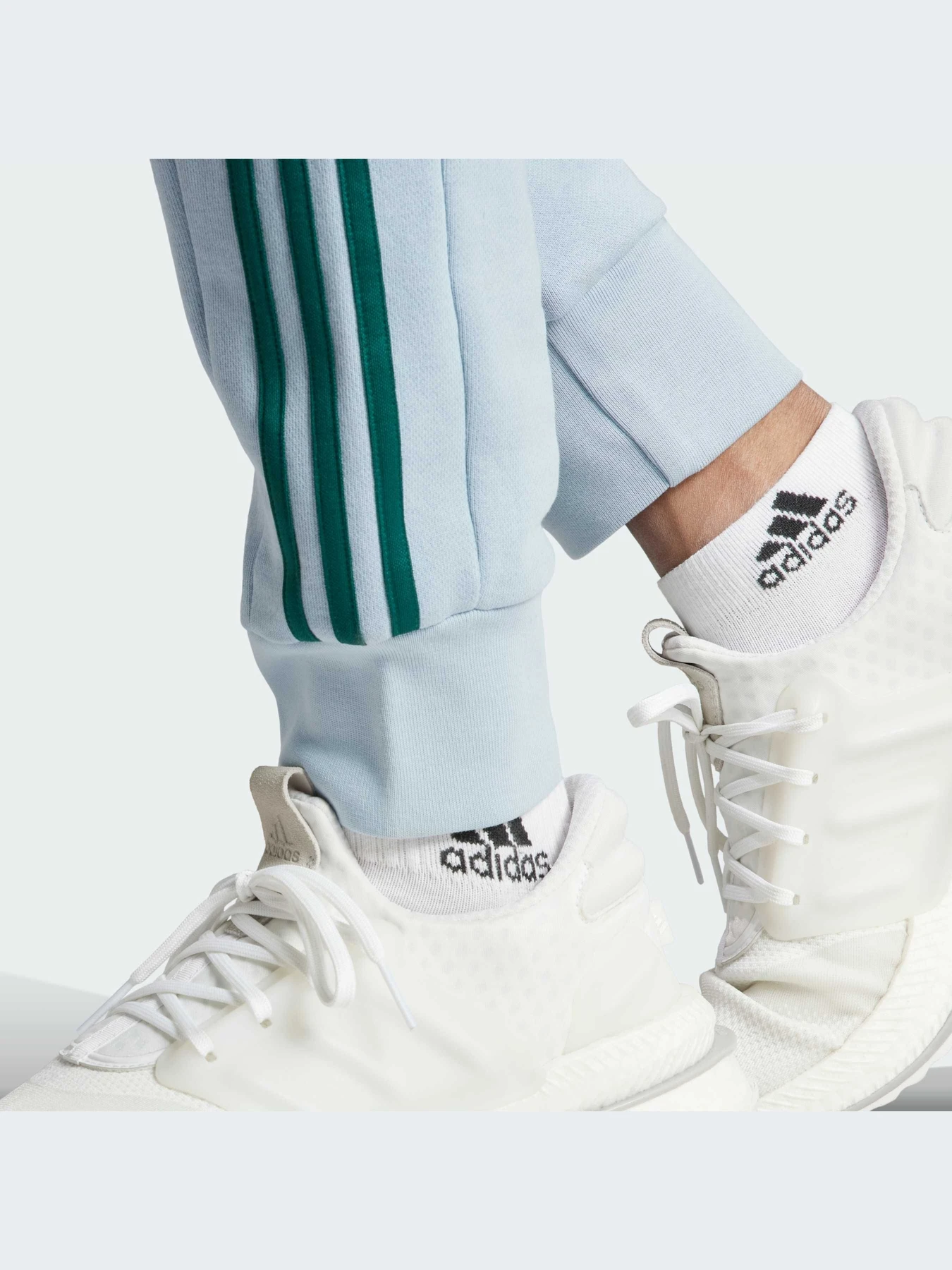 Брюки Adidas модель IJ8700 Брюки Adidas модель IJ8700 Фото