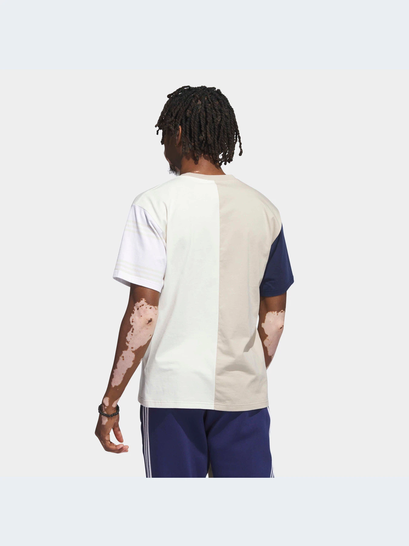 Футболки и поло Adidas Graphics модель IL4710 Футболки и поло Adidas Graphics модель IL4710 Фото
