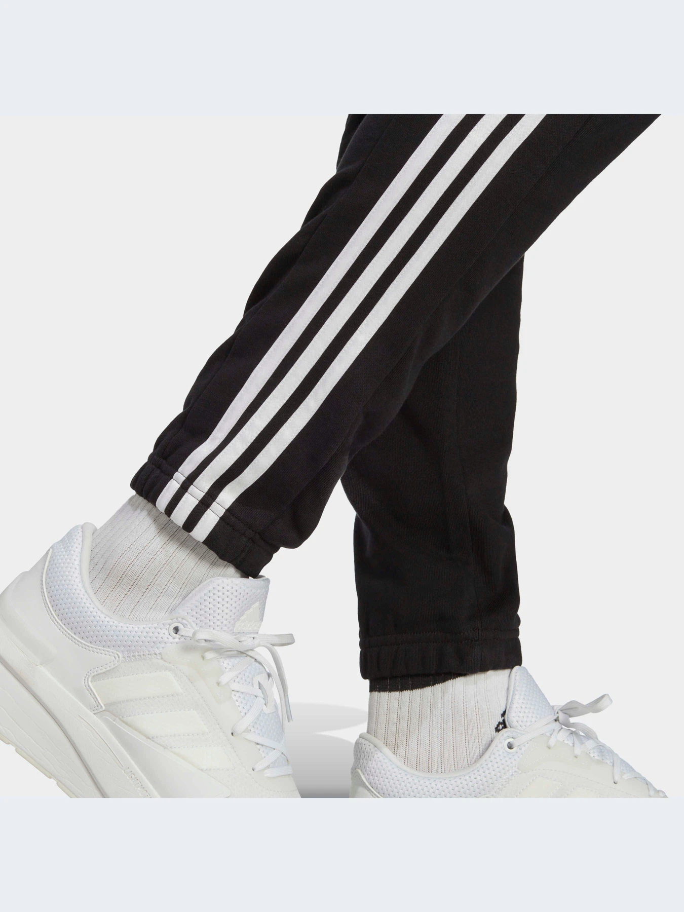 Брюки Adidas модель IC0050 Брюки Adidas модель IC0050 Фото