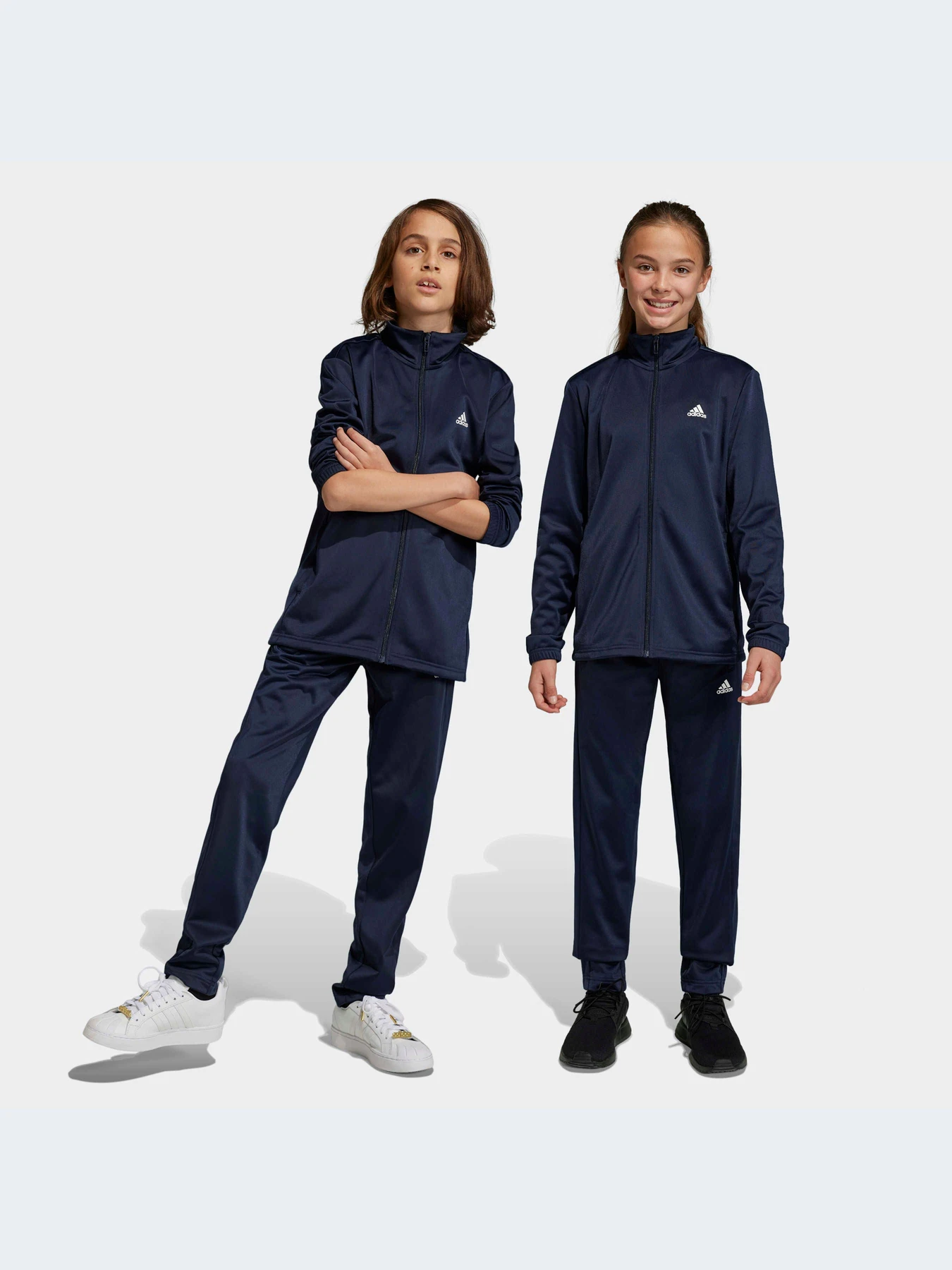 Костюмы Adidas модель IC5685 Костюмы Adidas модель IC5685 Фото
