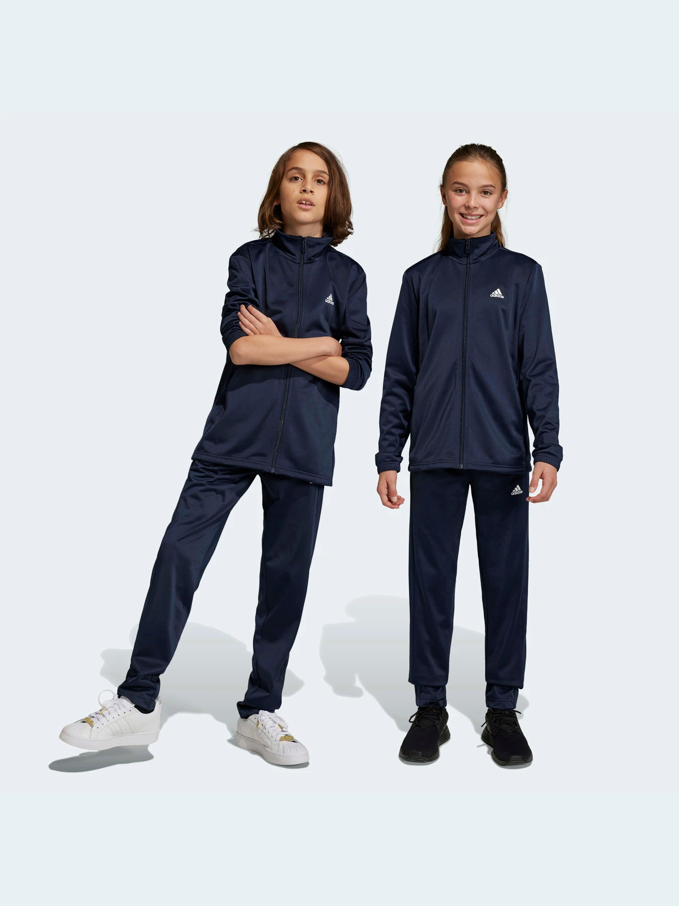 Костюмы Adidas модель IC5685 Костюмы Adidas модель IC5685 Фото