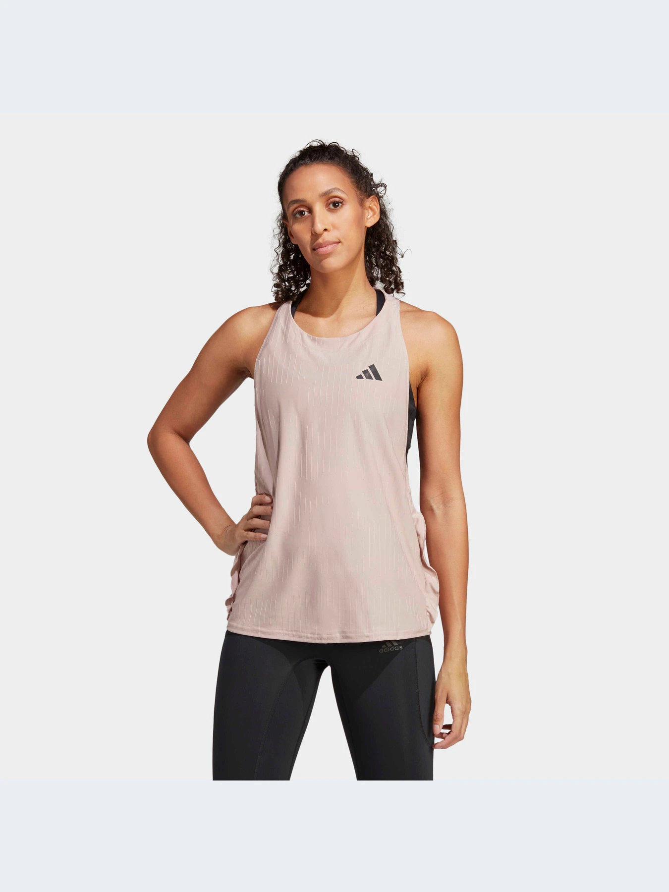 Футболки і поло Adidas модель HR5724 Футболки і поло Adidas модель HR5724 Фото