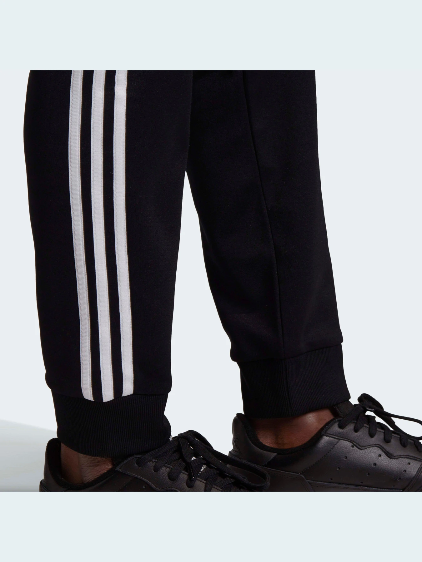 Брюки Adidas Adicolor модель GF0210 Фото