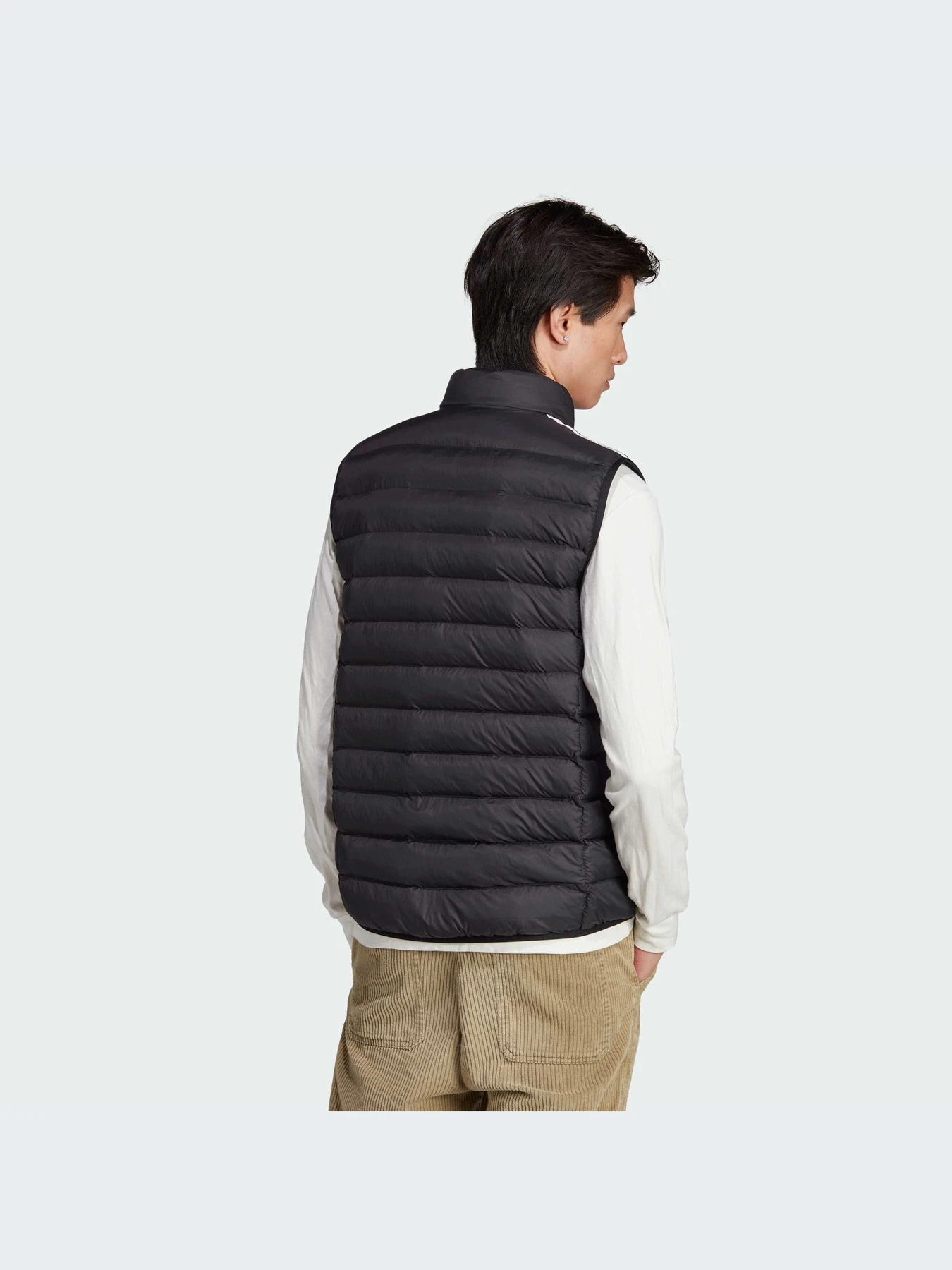 Куртки та дублянки Adidas модель HZ0686 Куртки та дублянки Adidas модель HZ0686 Фото