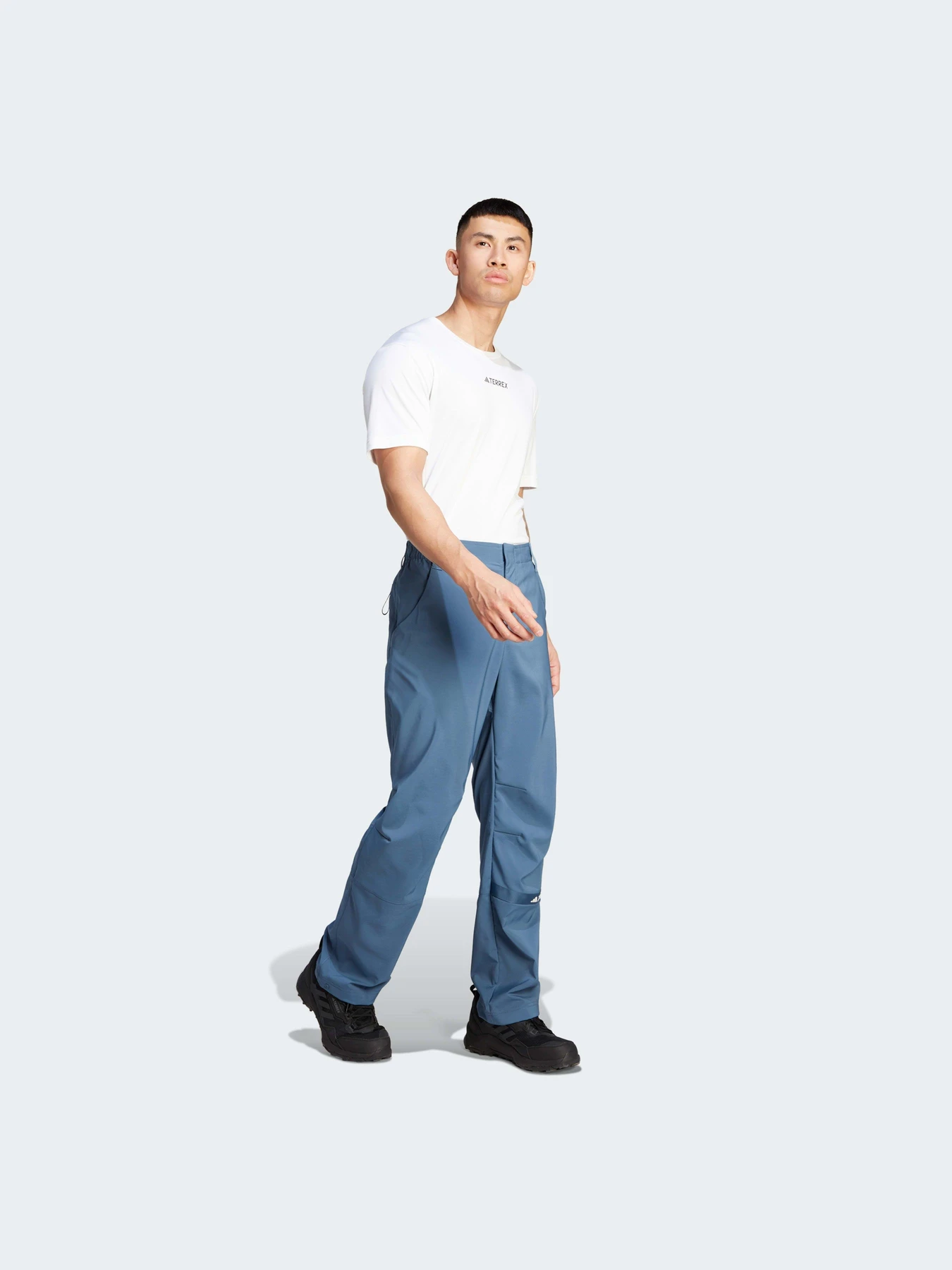 Брюки Adidas модель HZ9051 Брюки Adidas модель HZ9051 Фото