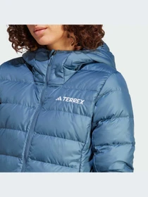 Куртки и дубленки Adidas модель IP6037 Фото
