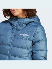 Куртки и дубленки Adidas модель IP6037 Фото
