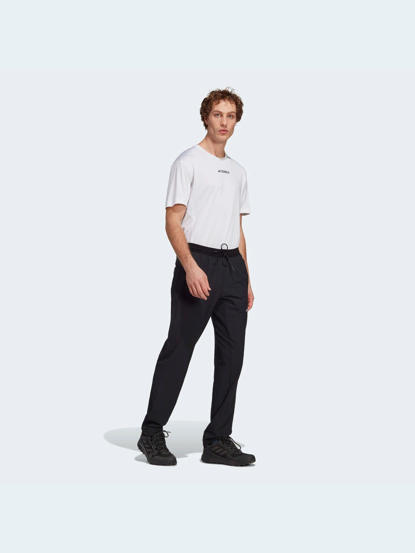 Брюки Adidas модель HN2953 Брюки Adidas модель HN2953 Фото