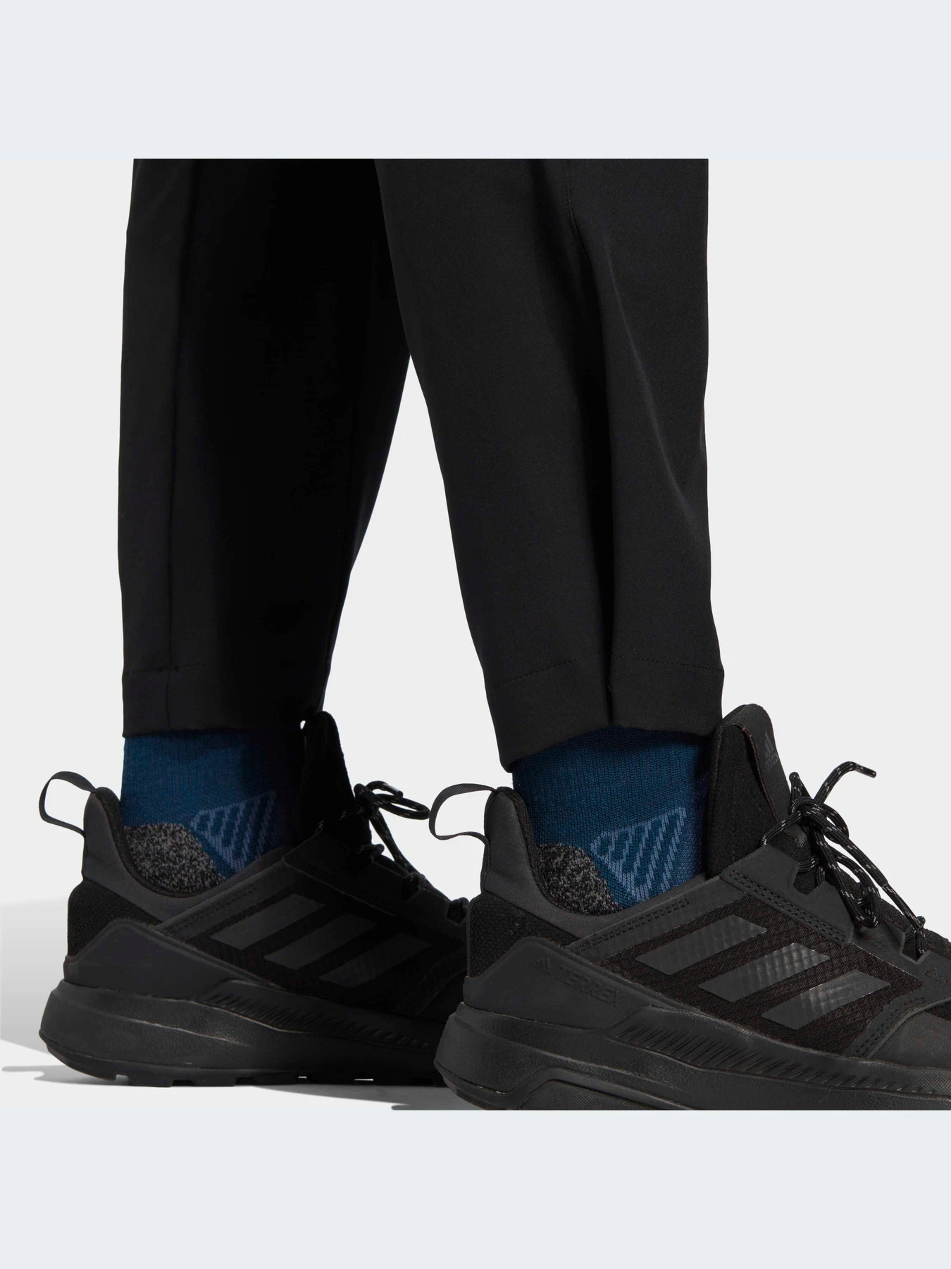 Брюки Adidas модель HN2953 Брюки Adidas модель HN2953 Фото