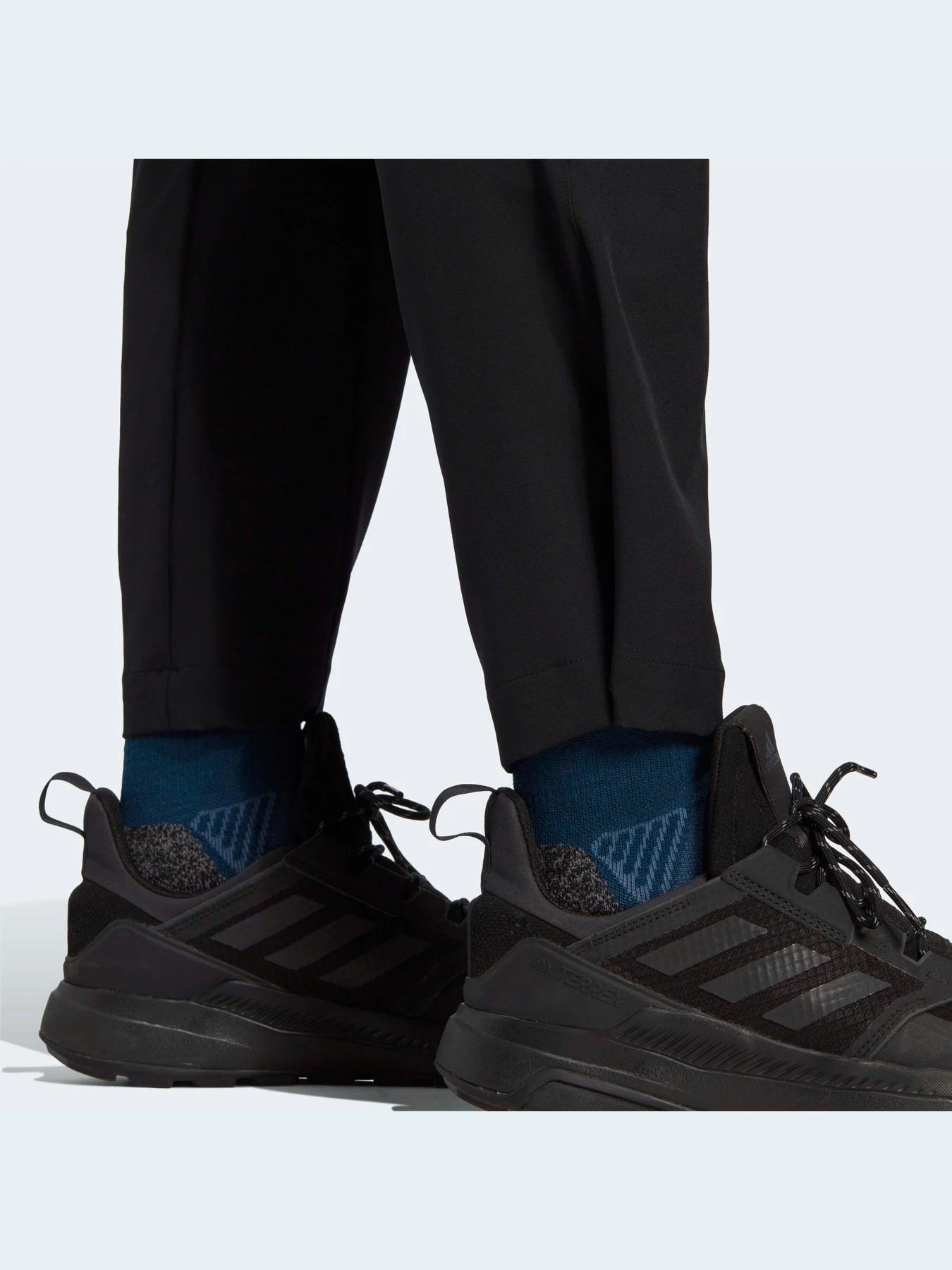 Брюки Adidas модель HN2953 Брюки Adidas модель HN2953 Фото