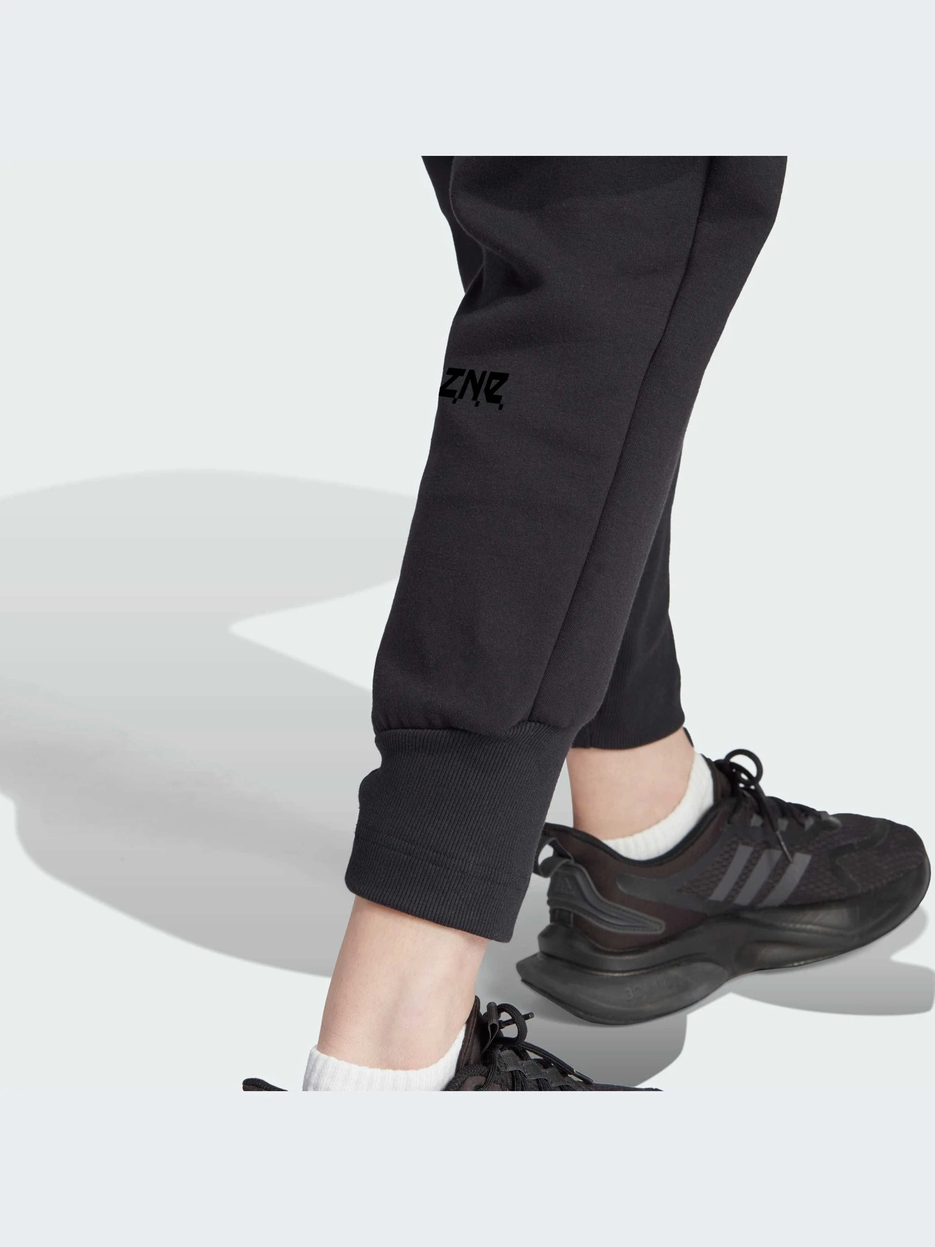 Штани Adidas ZNE модель IN5136 Штани Adidas ZNE модель IN5136 Фото