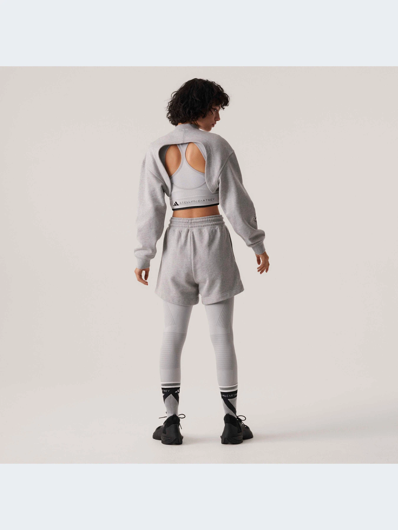 Футболки и поло Adidas модель HR8893 Футболки и поло Adidas модель HR8893 Фото