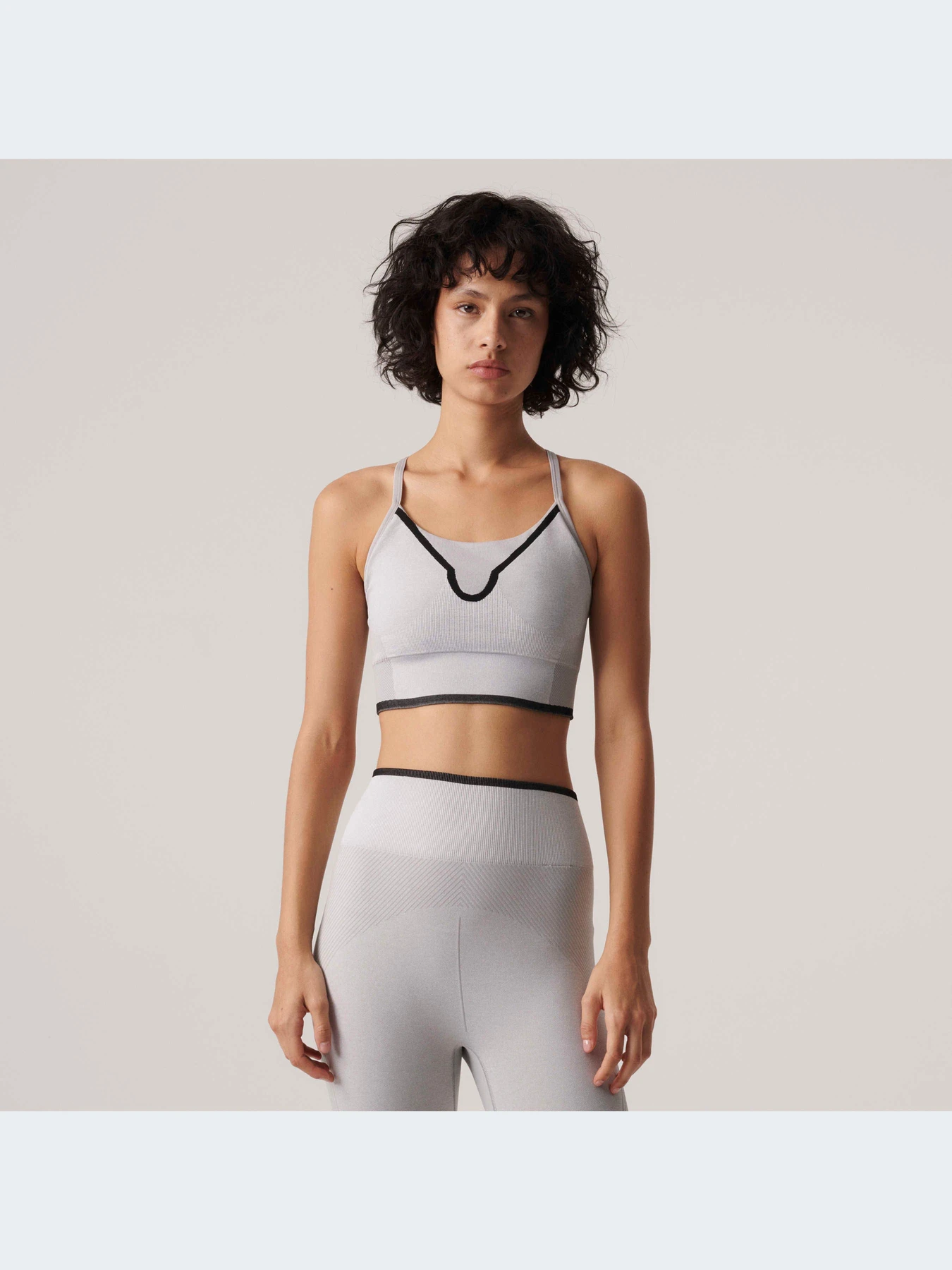 Футболки и поло Adidas модель HR8893 Футболки и поло Adidas модель HR8893 Фото