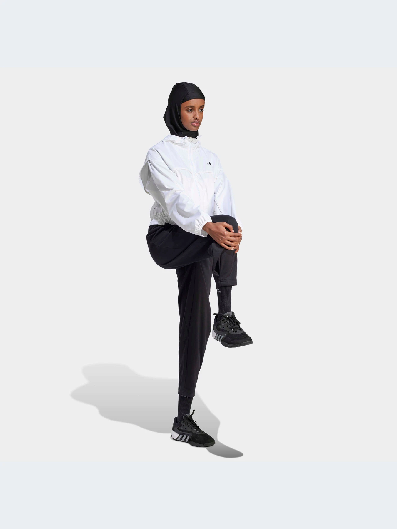 Брюки Adidas модель HY9238 Брюки Adidas модель HY9238 Фото