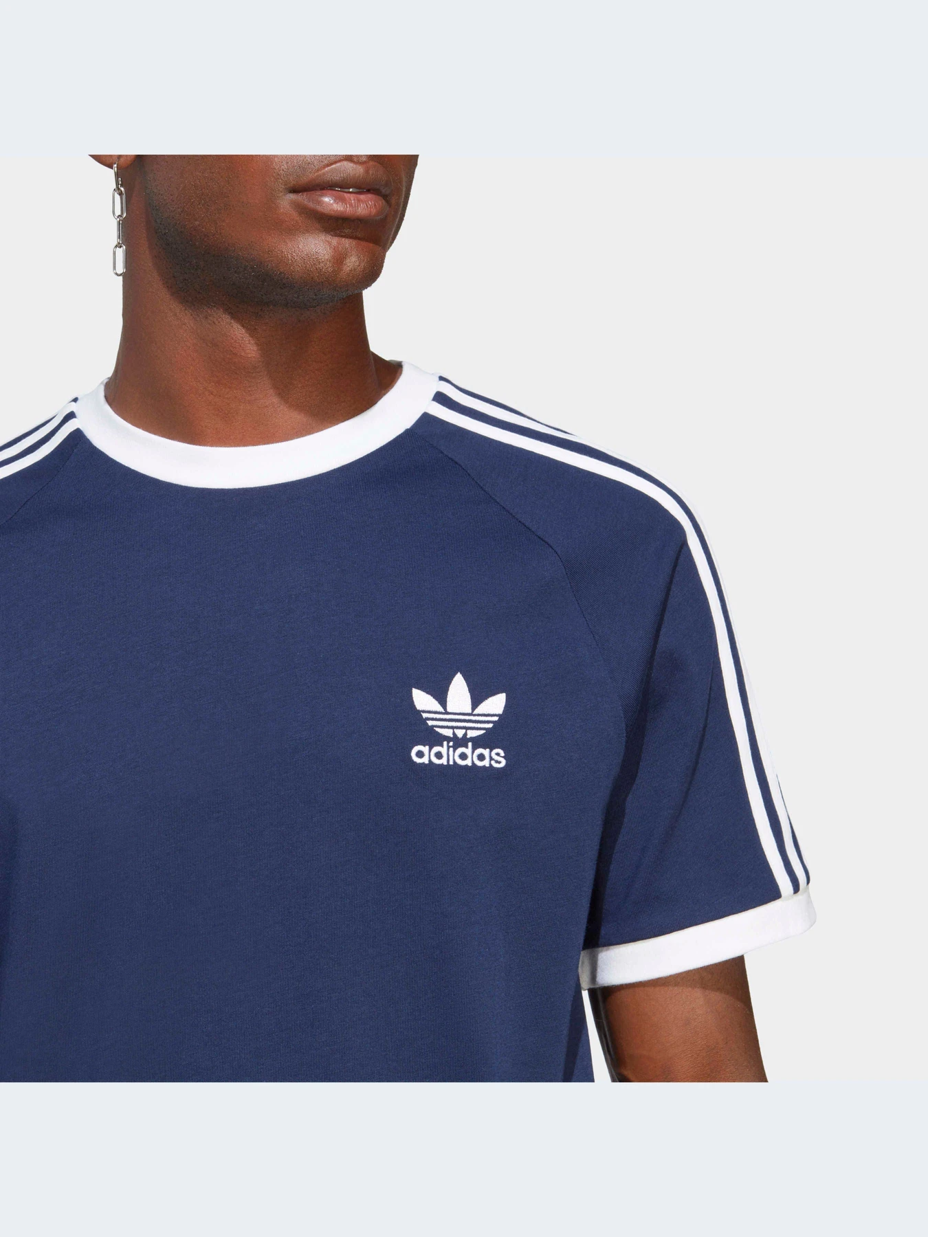 Футболки і поло Adidas Adicolor модель IA4850 Футболки і поло Adidas Adicolor модель IA4850 Фото