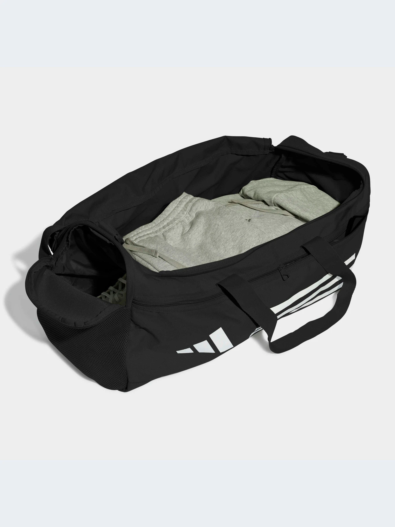 Сумки Adidas модель HT4747 Сумки Adidas модель HT4747 Фото