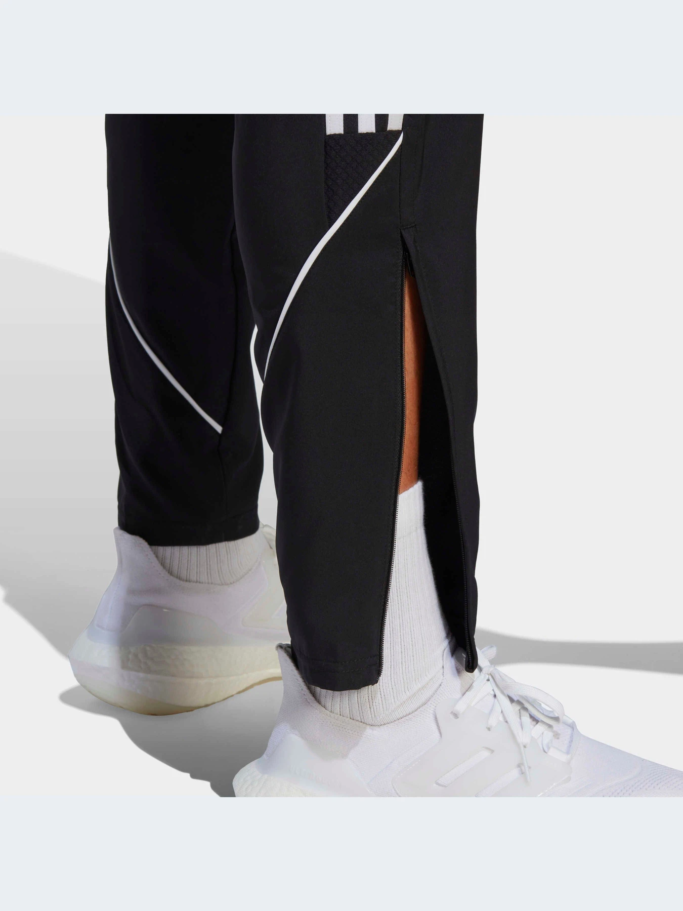 Брюки Adidas Tiro модель IB5012 Брюки Adidas Tiro модель IB5012 Фото