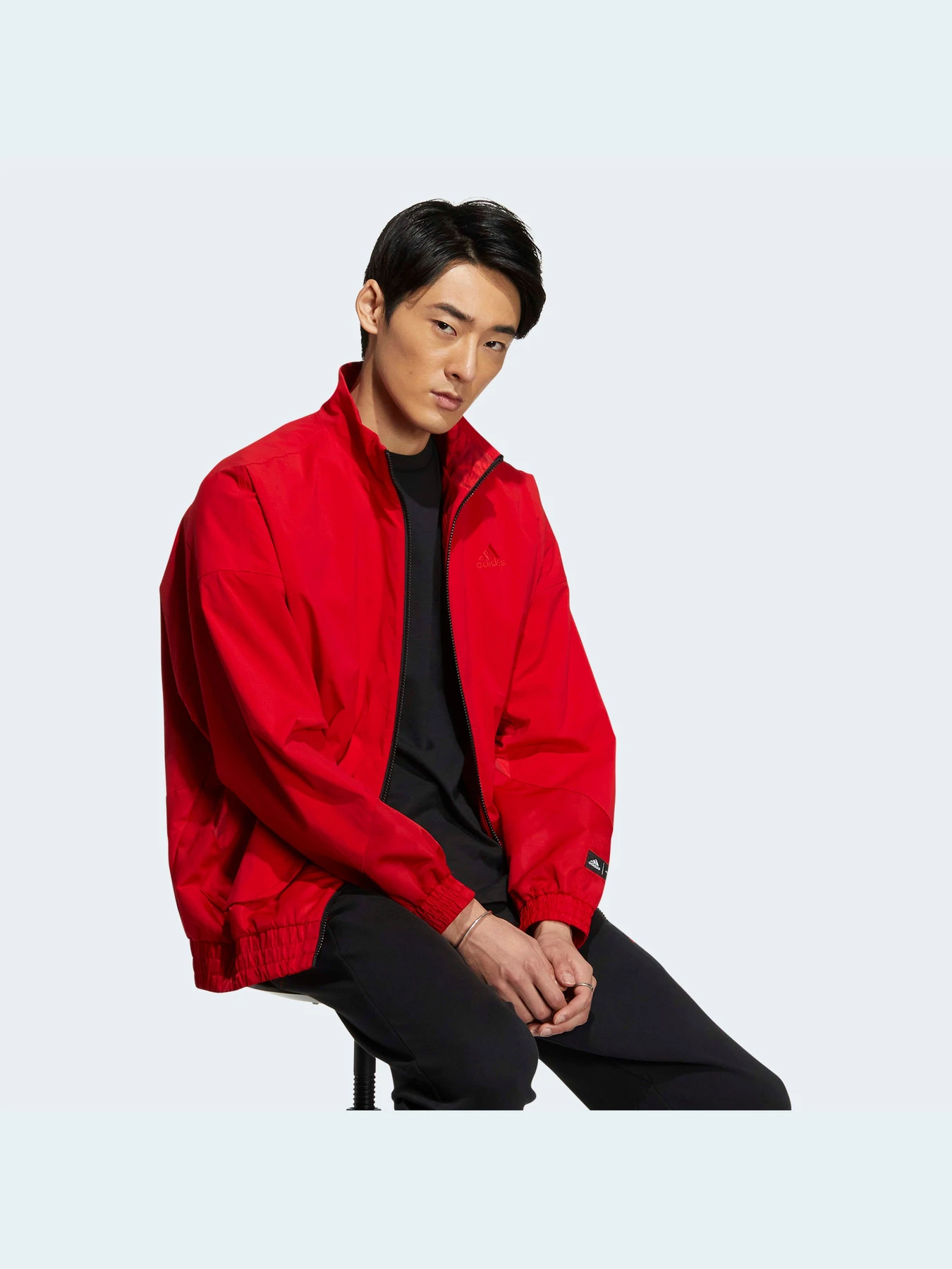 Куртки и дубленки Adidas модель HZ3039 Куртки и дубленки Adidas модель HZ3039 Фото