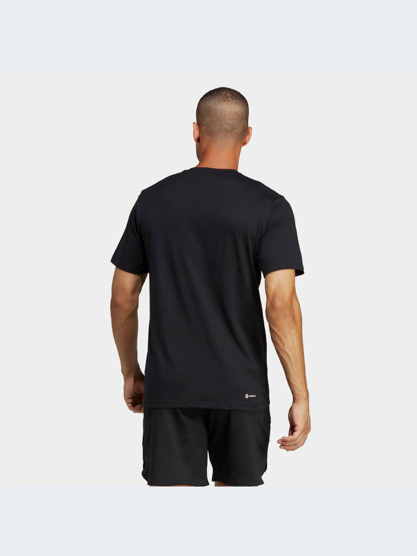 Футболки и поло Adidas модель IB8256 Футболки и поло Adidas модель IB8256 Фото