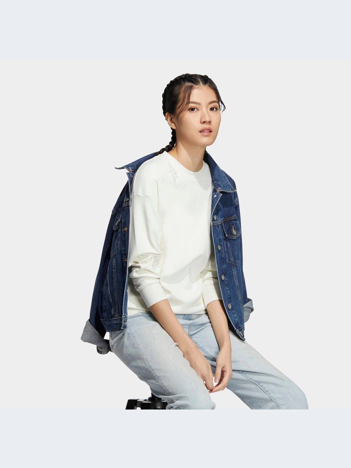 Худи и свитшоты Adidas Graphics модель HZ3004 Фото