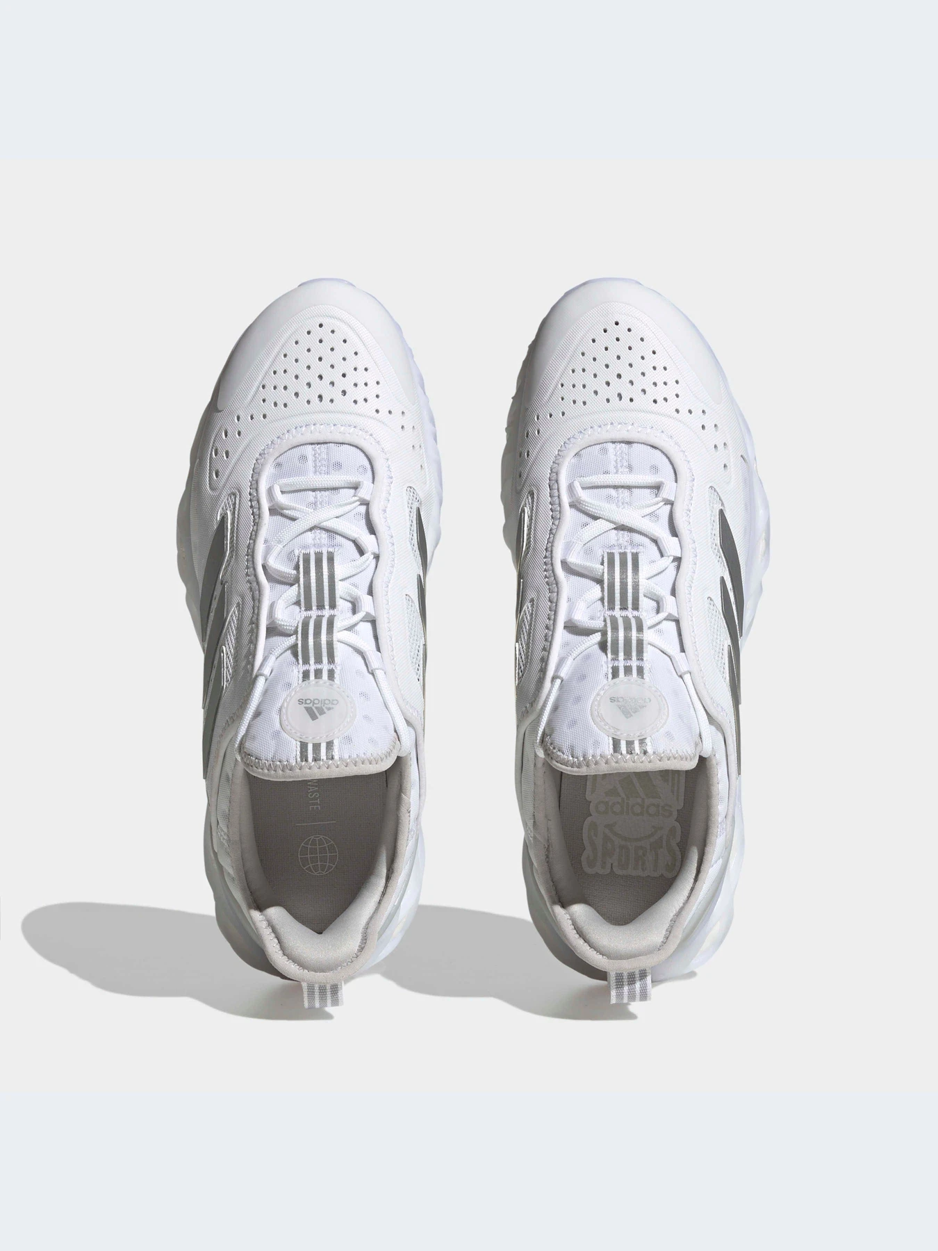 Кроссовки Adidas модель HQ6992 Кроссовки Adidas модель HQ6992 Фото